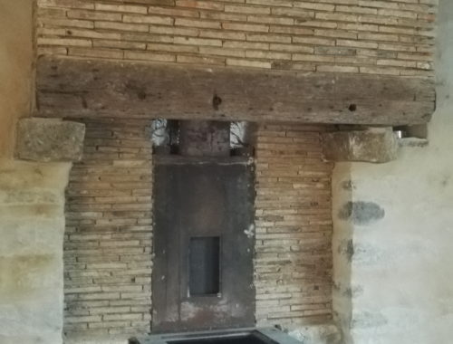 La cheminée avant le coffrage lors des travaux